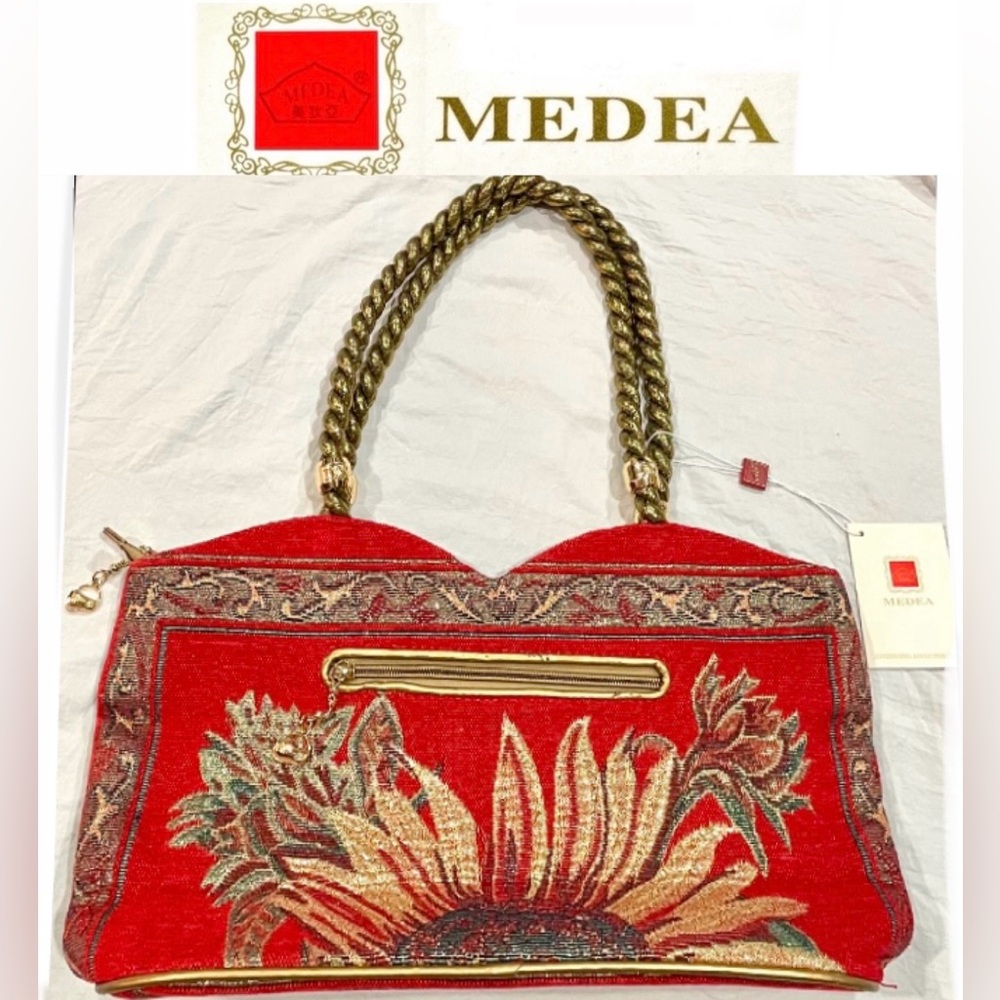 ❤️MEDEA GUANGZHOU Asian tapestry red/gold hand bag size 16x9 NWT